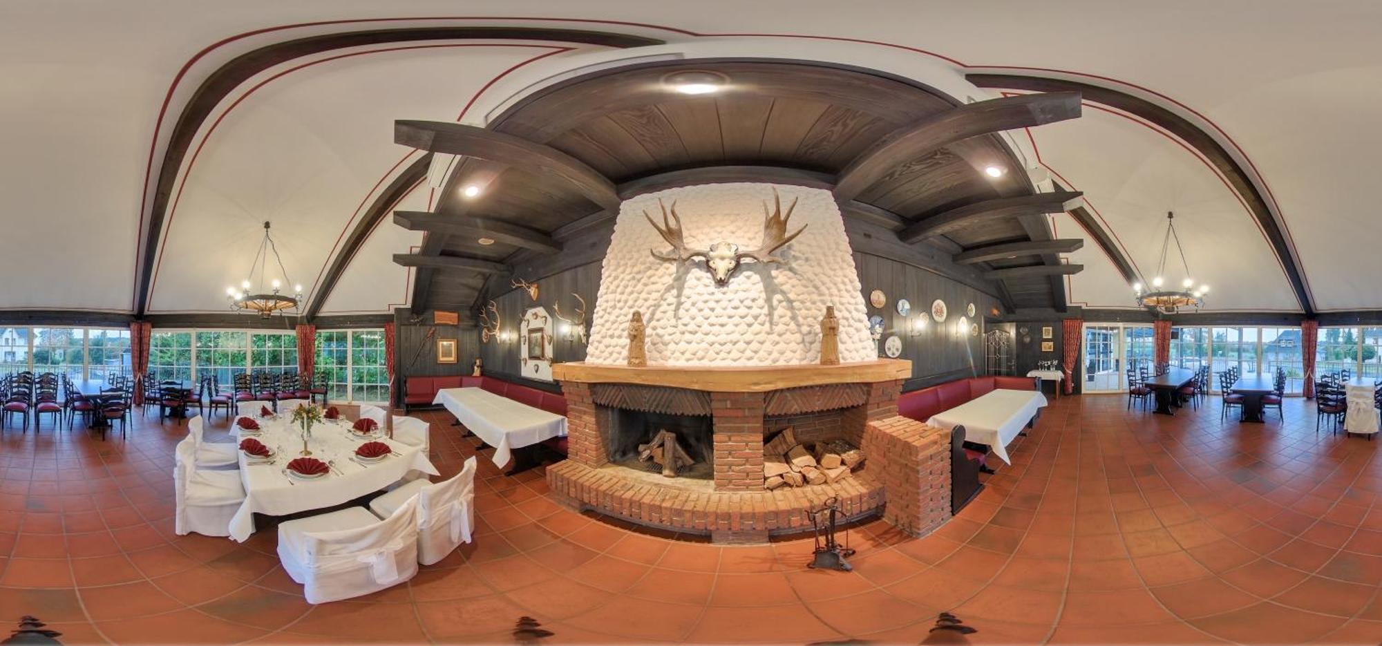 Hotel Restaurant Zum Jaegerheim Wendeburg エクステリア 写真