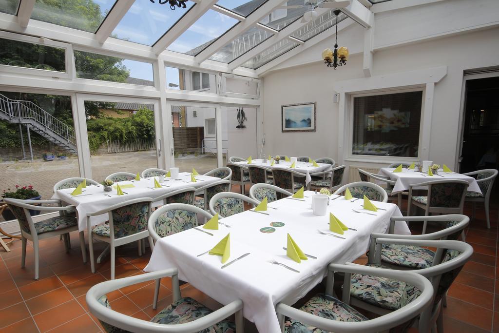 Hotel Restaurant Zum Jaegerheim Wendeburg エクステリア 写真