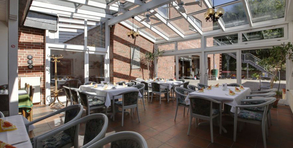 Hotel Restaurant Zum Jaegerheim Wendeburg エクステリア 写真