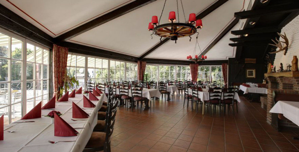 Hotel Restaurant Zum Jaegerheim Wendeburg エクステリア 写真