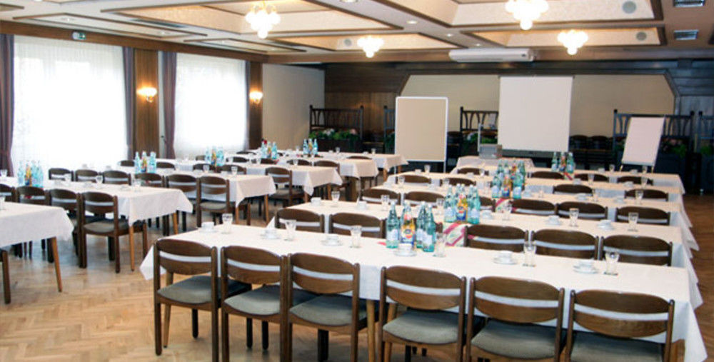 Hotel Restaurant Zum Jaegerheim Wendeburg エクステリア 写真